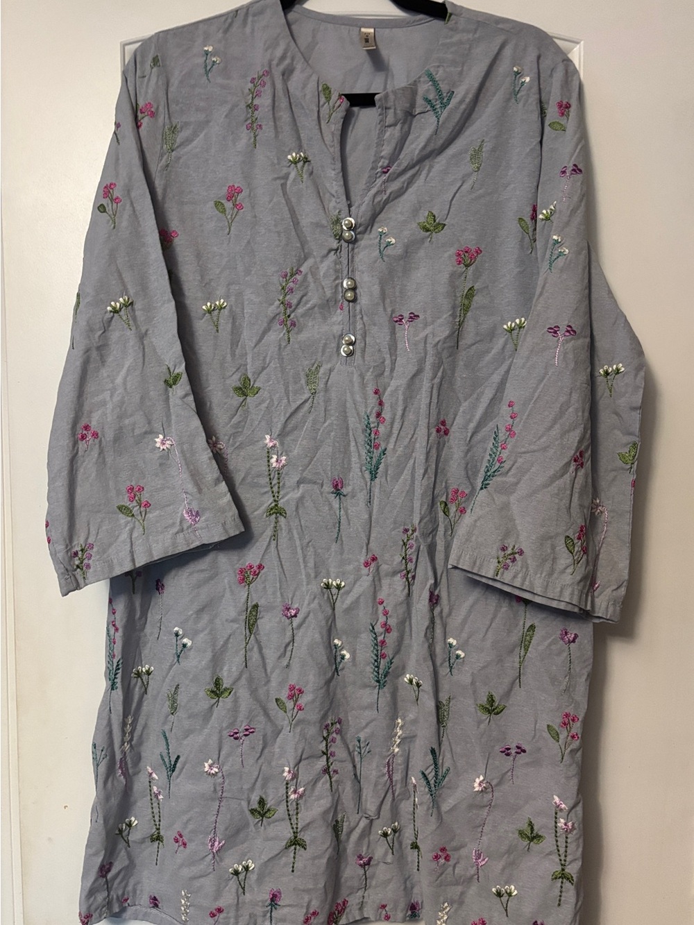 Ethnic Indian Wear Soft Gray Floral Embroidered Tunic, Med